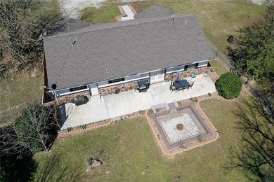 This is a great time of year to put a lake house under contract! - photo 44