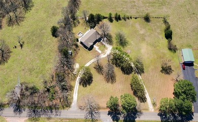 This is a great time of year to put a lake house under contract! - photo 45