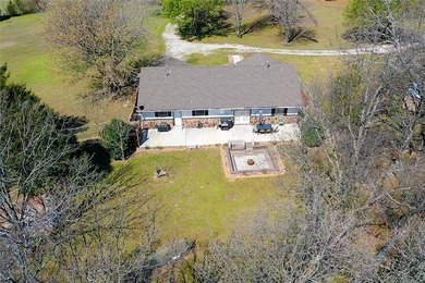 This is a great time of year to put a lake house under contract! - photo 46