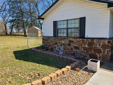 This is a great time of year to put a lake house under contract! - photo 48
