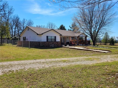 This is a great time of year to put a lake house under contract! - photo 50