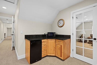 A home of this size, presence, and location doesn't come along - photo 50