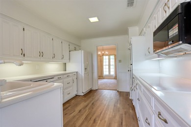 Rare opportunity to own this beautiful home in one of Ennis' - photo 12