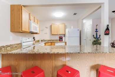 Prime turnkey condo in the heart of Biloxi, ideally located near - photo 5