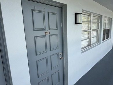 Great location and schools. 2 bedrooms & 2.5 half bathroom - photo 35