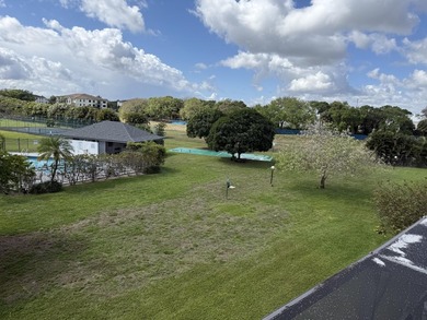 Great location and schools. 2 bedrooms & 2.5 half bathroom - photo 36