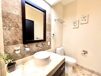 Superb beachfront apartment in Playa del Carmen, offering