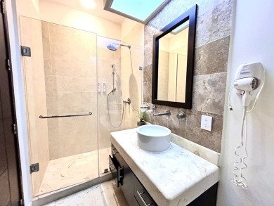 Superb beachfront apartment in Playa del Carmen, offering