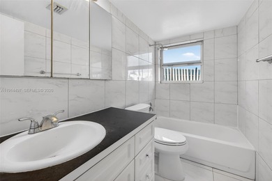 Beautiful and bright 2BD/2BA South Beach condo in a prime