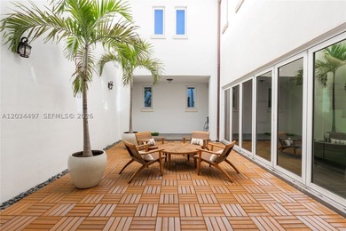 Beautiful townhouse in the heart of Coral Gables, ideally - photo 22