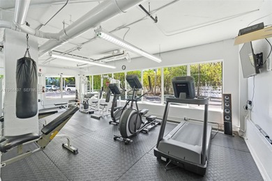 Beautiful and bright 2BD/2BA South Beach condo in a prime