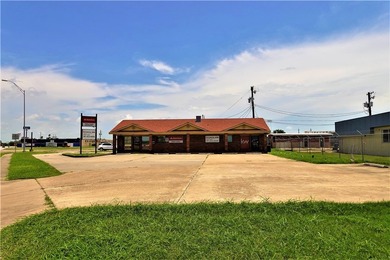 Perfectly situated on US Highway 181 in fast growing Portland - photo 1