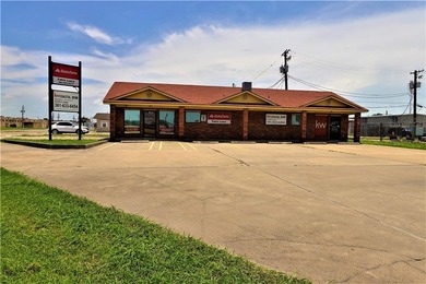 Perfectly situated on US Highway 181 in fast growing Portland - photo 2