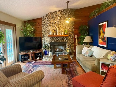 Well cared for 2 story colonial style home in the non HOA - photo 2