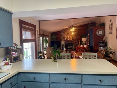 Well cared for 2 story colonial style home in the non HOA - photo 10