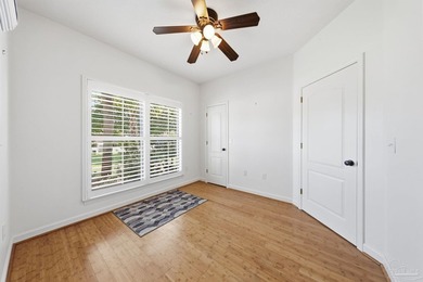 (PAID OFF SOLAR PANELS :)- Immaculate custom built home in - photo 14