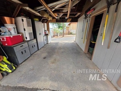 Beautifully reimagined, this craftsman-style bungalow at 411 - photo 22