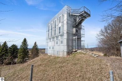 The nationally acclaimed Chameleon House. Designed by renowned - photo 2