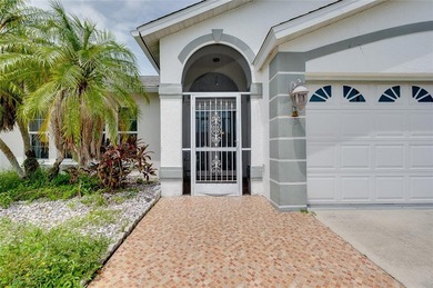 Welcome to this spacious 3-bedroom, 2-bath home offering 1,960 - photo 6