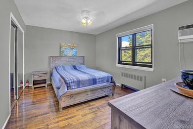 Welcome to this beautifully maintained lower unit, move-in-ready - photo 11