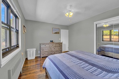 Welcome to this beautifully maintained lower unit, move-in-ready - photo 12
