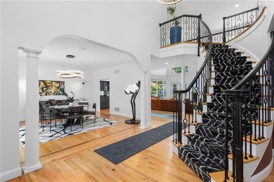 19 Cassandra Lane is a beautiful combination of some classic - photo 13
