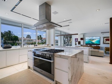 Waterfront luxury reimagined with 100' of frontage & a 15,000 lb - photo 15