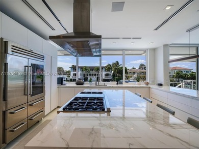 Waterfront luxury reimagined with 100' of frontage & a 15,000 lb - photo 17