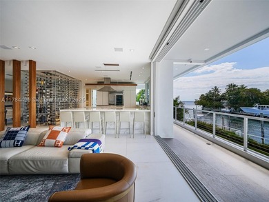 Waterfront luxury reimagined with 100' of frontage & a 15,000 lb - photo 20