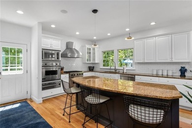 19 Cassandra Lane is a beautiful combination of some classic - photo 20