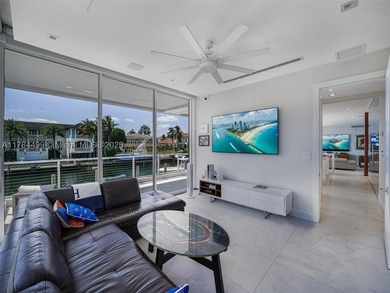 Waterfront luxury reimagined with 100' of frontage & a 15,000 lb - photo 21