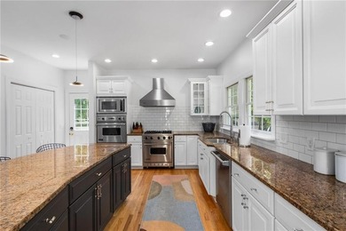 19 Cassandra Lane is a beautiful combination of some classic - photo 21