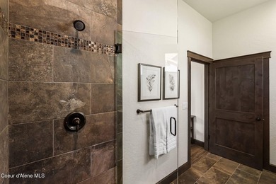Rare opportunity to own a beautifully appointed, single-level - photo 22