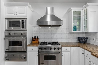 19 Cassandra Lane is a beautiful combination of some classic - photo 22