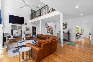 19 Cassandra Lane is a beautiful combination of some classic - photo 23