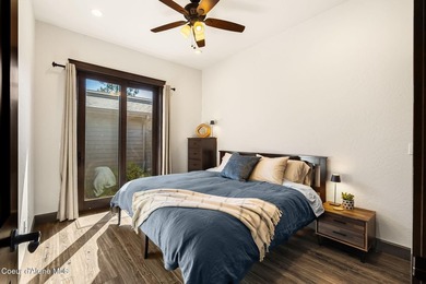 Rare opportunity to own a beautifully appointed, single-level - photo 24