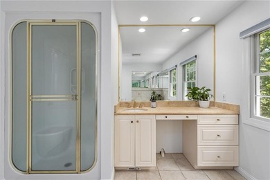 19 Cassandra Lane is a beautiful combination of some classic - photo 35