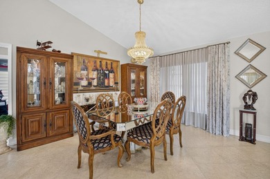 Welcome to this immaculate three-bedroom, two-bathroom - photo 5