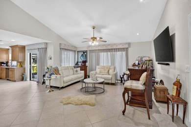 Welcome to this immaculate three-bedroom, two-bathroom - photo 7