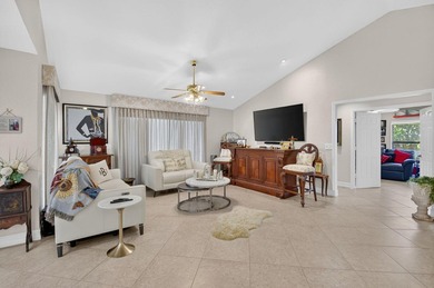 Welcome to this immaculate three-bedroom, two-bathroom - photo 8