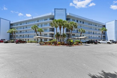 Beautifully remodeled 3BR/2BA condo in desirable Boca Teeca No - photo 2