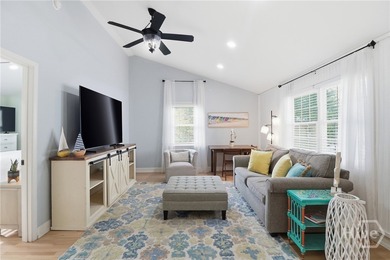 Rare STVR Eligible 2BR/2BA 1075Sqft Raised Single Family Home - photo 3