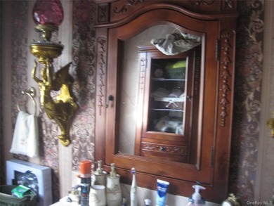 House Has *Good Bones* But Needs A Little Love. Attributes - photo 12