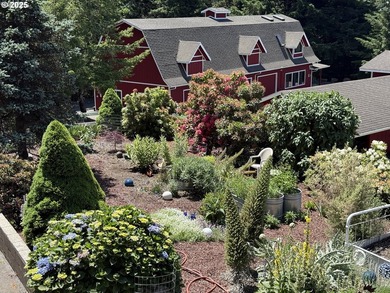 Welcome to this private oasis surrounded by magnificent trees - photo 15