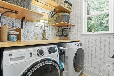 Welcome to luxury living in the highly sought-after Waterways - photo 17