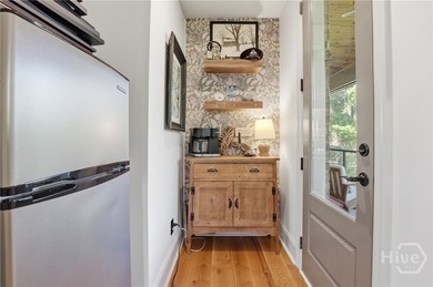 Welcome to luxury living in the highly sought-after Waterways - photo 23