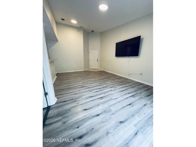 Move right into this charming condo located in the gated Manotak - photo 4