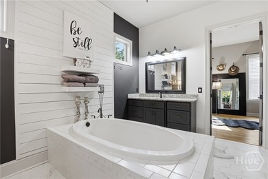 Welcome to luxury living in the highly sought-after Waterways - photo 25