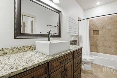 Welcome to luxury living in the highly sought-after Waterways - photo 32