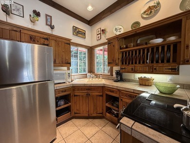 Welcome to this private oasis surrounded by magnificent trees - photo 33